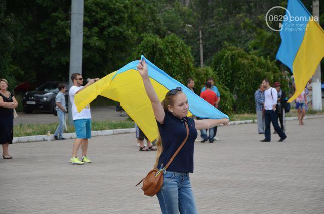 В Маріуполі розгорнули найбільший прапор України 