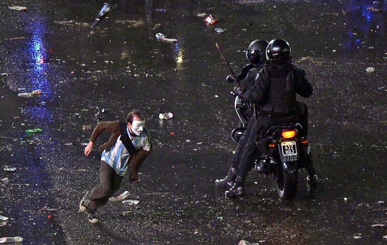 Фанати збірної Аргентини влаштували погром в Буенос-Айресі