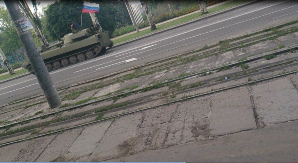 Российские танки беспрепятственно приехали из Луганска в Донецк