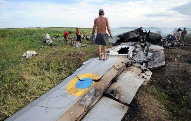 Збитий літак Ан-26 жителі Луганської області розібрали на металобрухт