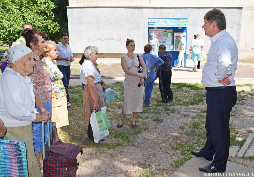 ЗМІ запідозрили мера Луганська у використанні фотошопу