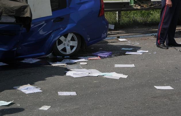На трассе Киев – Чоп произошло ДТП с жертвами: машина попала под комбайн