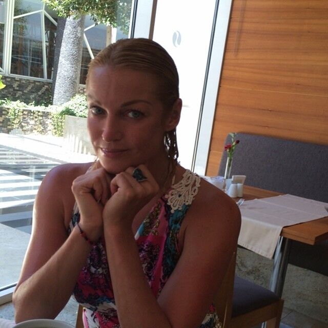 Анастасия Волочкова прикупила дочери старушечий наряд