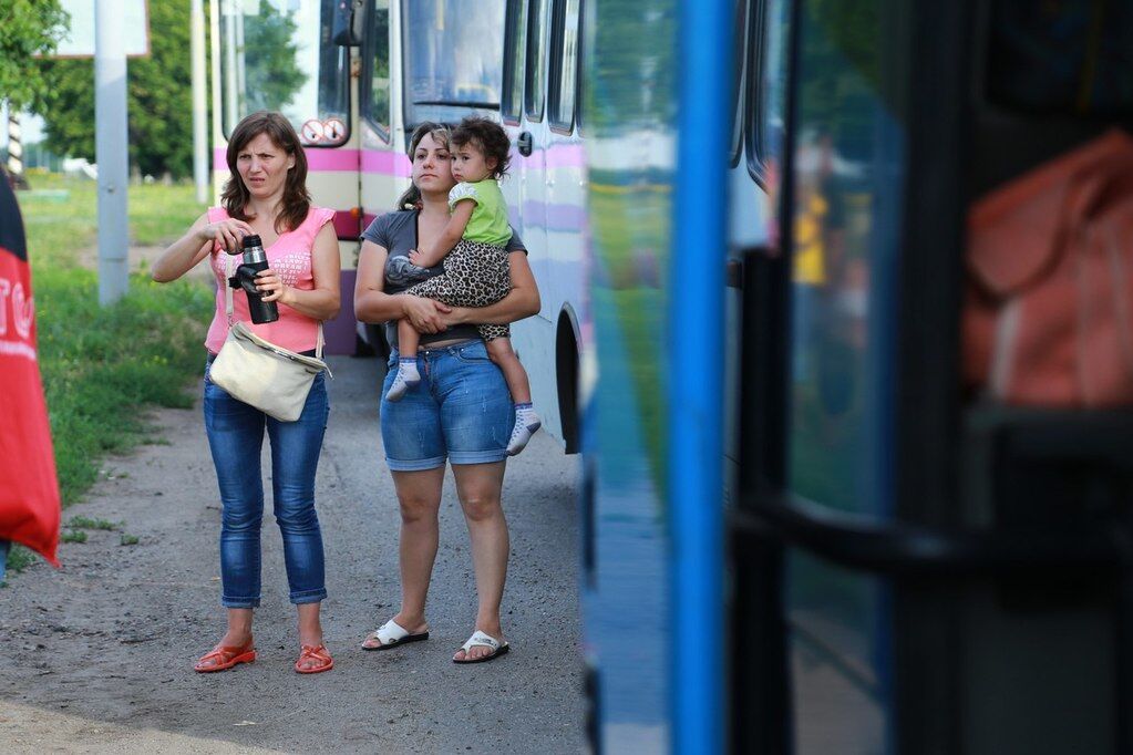 Жителі Слов'янська і Краматорська почали повертатися додому з Дніпропетровська
