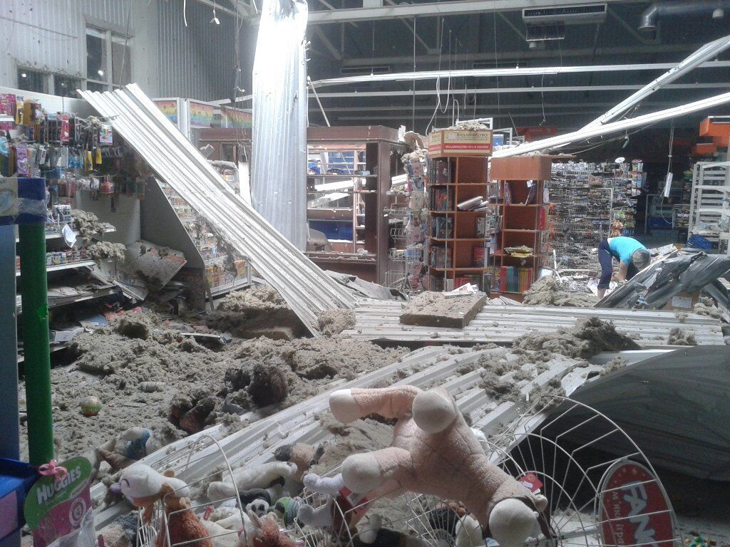 В Луганске разбомбили супермаркет депутата облсовета от ПР