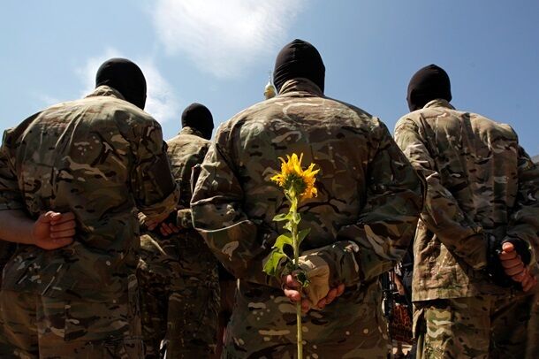 Батальон Азов в Киеве провели на Донбасс