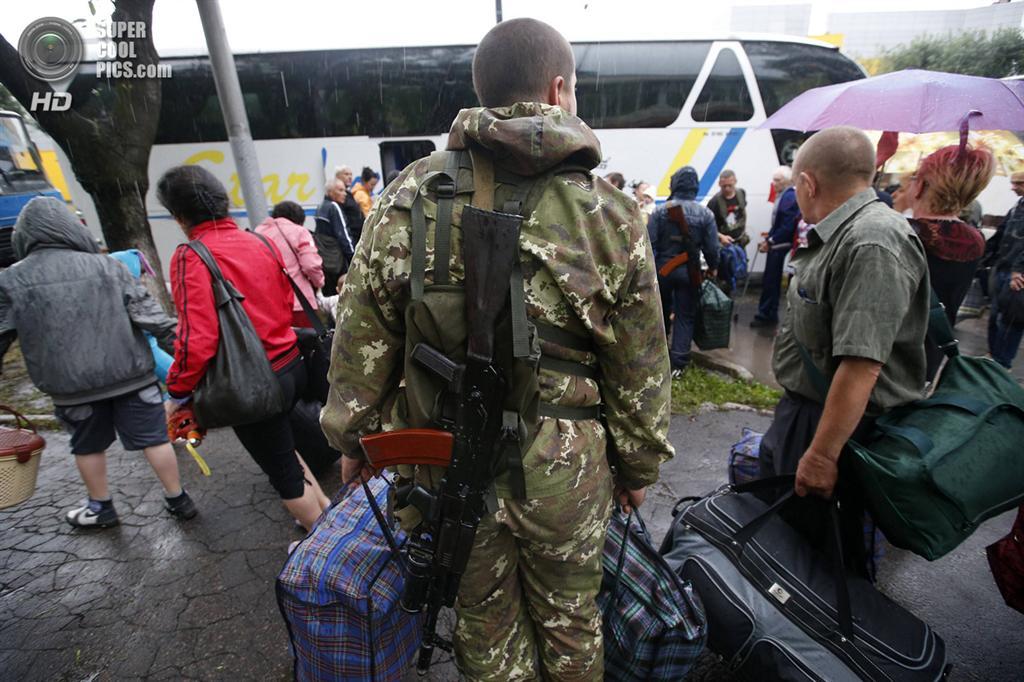 Донеччани покидають Україну