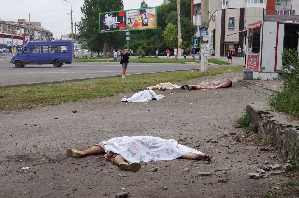 В Луганске из-за обстрелов погибло 20 мирных жителей