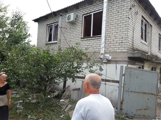 Партия регионов обнародовала фото последствий обстрела Луганска