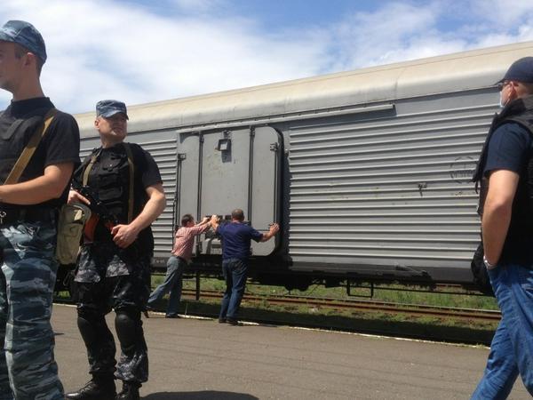 Террористы пообещали отправить тела жертв крушения Boeing-777 в Харьков