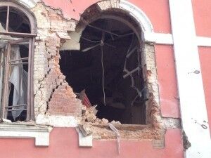 Терористи розбомбили Музей історії та культури Луганська