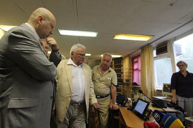 Турчинов опробовал новую систему для голосования "Рада 4"