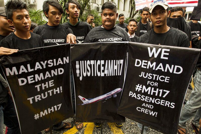 Малайзійці під посольствами РФ і України вимагали правди про збитий Boeing-777