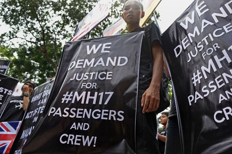 Малайзійці під посольствами РФ і України вимагали правди про збитий Boeing-777