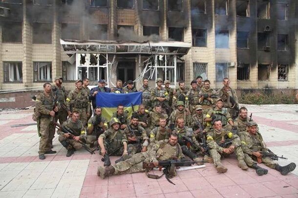Освобожденный Дзержинск: сепаратисты сожгли горадминистрацию