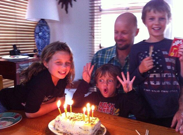 Мать, потерявшая в крушении MH17 троих детей: единственное желание – приехать в Украину