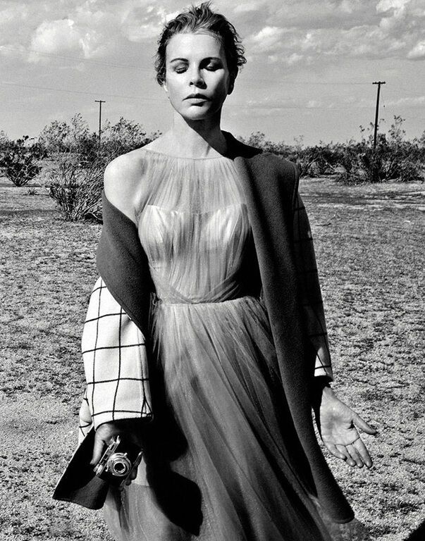 "Старушка" Ким Бейсингер в свежей фотосессии