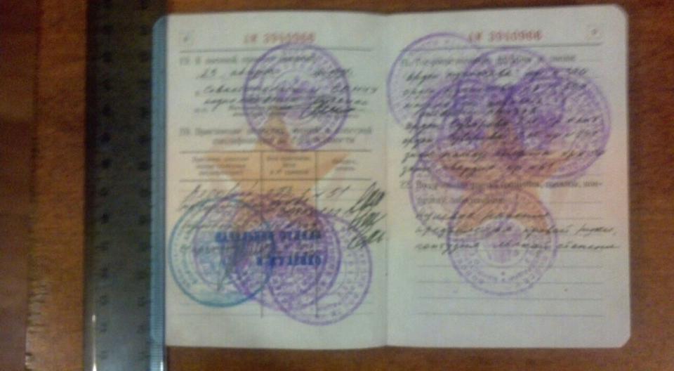 Бежавшие из Северодонецка террористы побросали российские документы и оружие