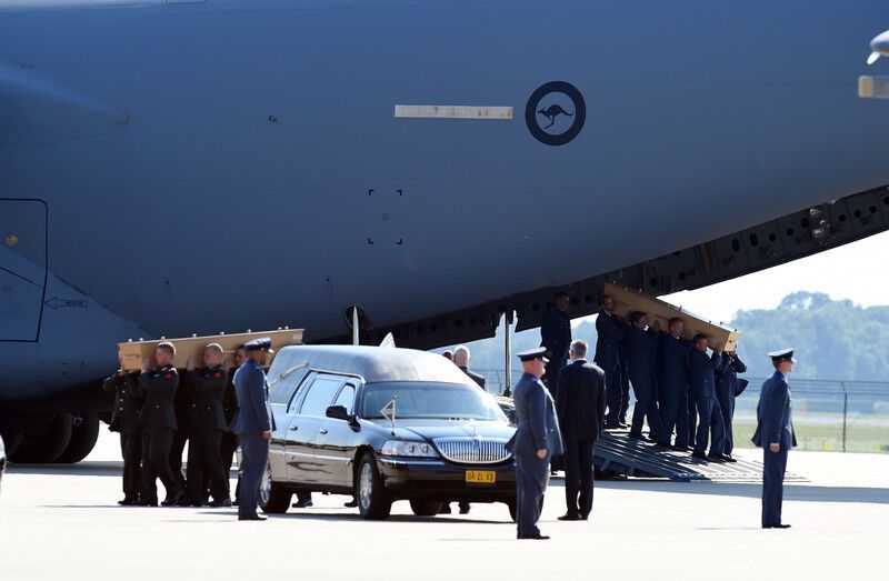 В Нидерланды прибыли первые тела жертв крушения Boeing-777