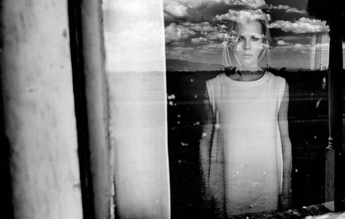 "Старушка" Ким Бейсингер в свежей фотосессии