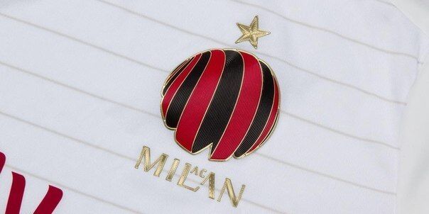 "Милан" сменил эмблему клуба