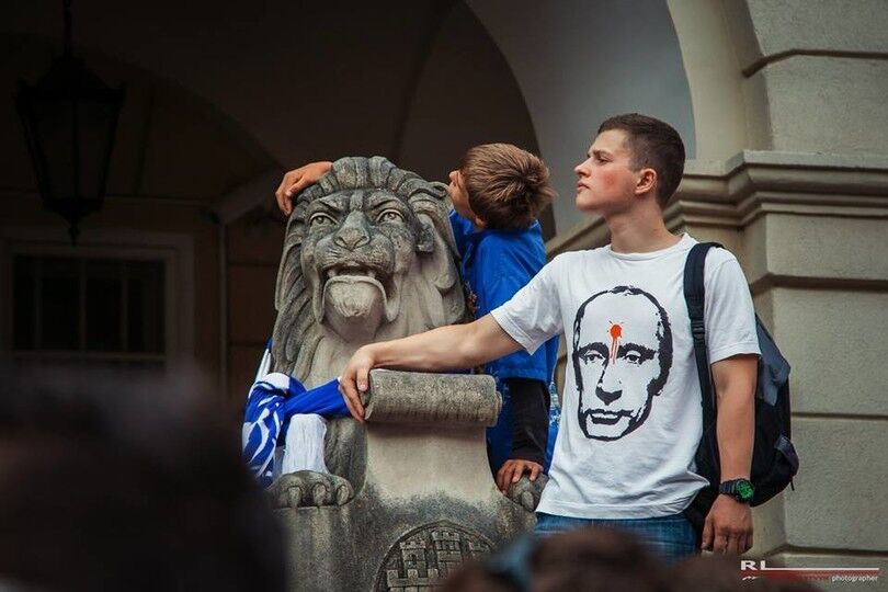 Ультрас "Динамо" и "Шахтера" прошли во Львове маршем единства