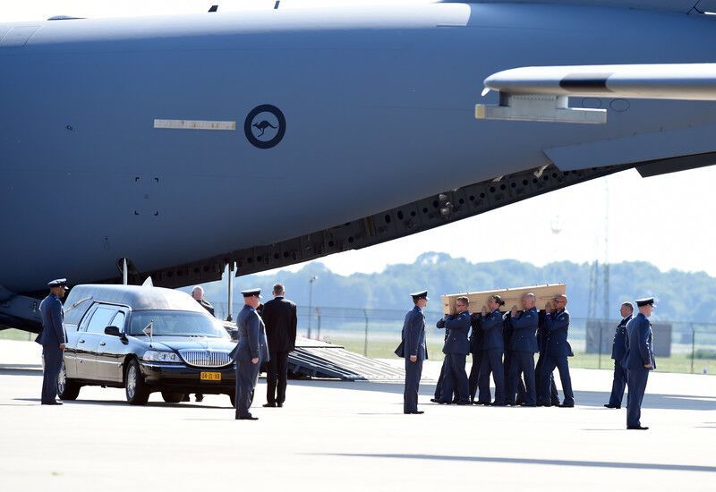 В Нідерланди прибули перші тіла жертв аварії Boeing-777