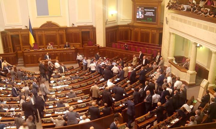 Симоненко выгнали из зала парламента