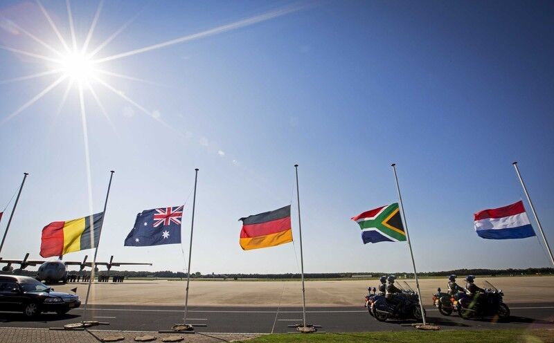 В Нидерланды прибыли первые тела жертв крушения Boeing-777
