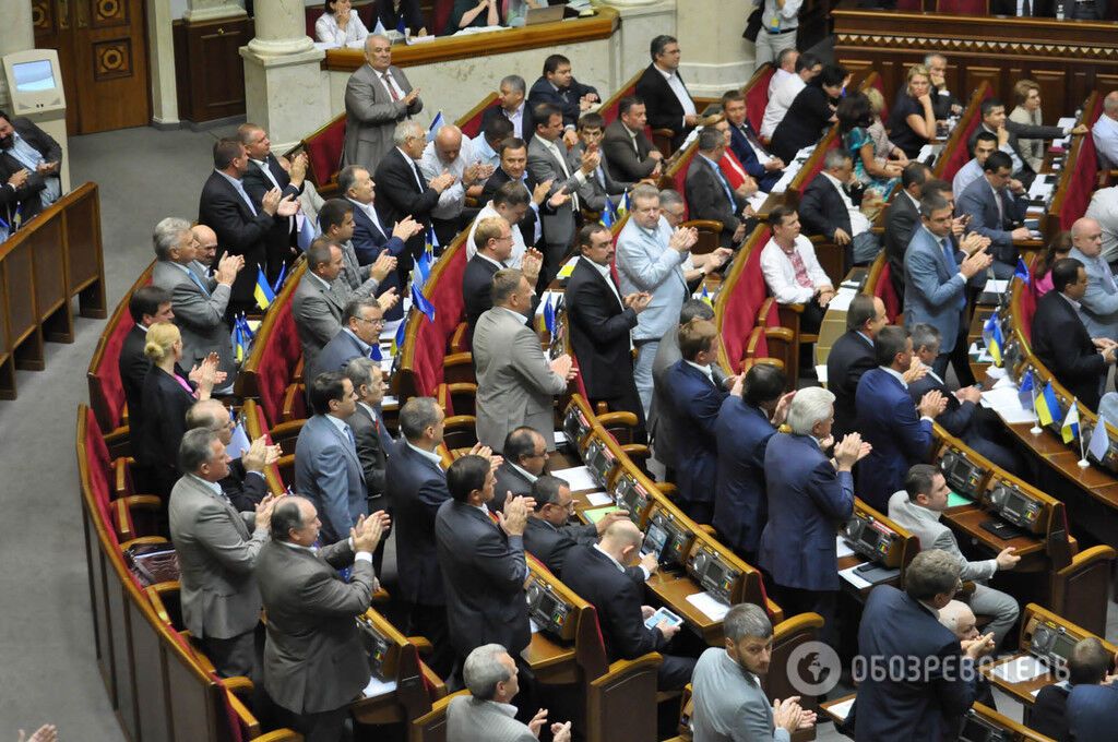 Як Яценюк пішов у відставку з поста прем'єр-міністра. Фоторепортаж