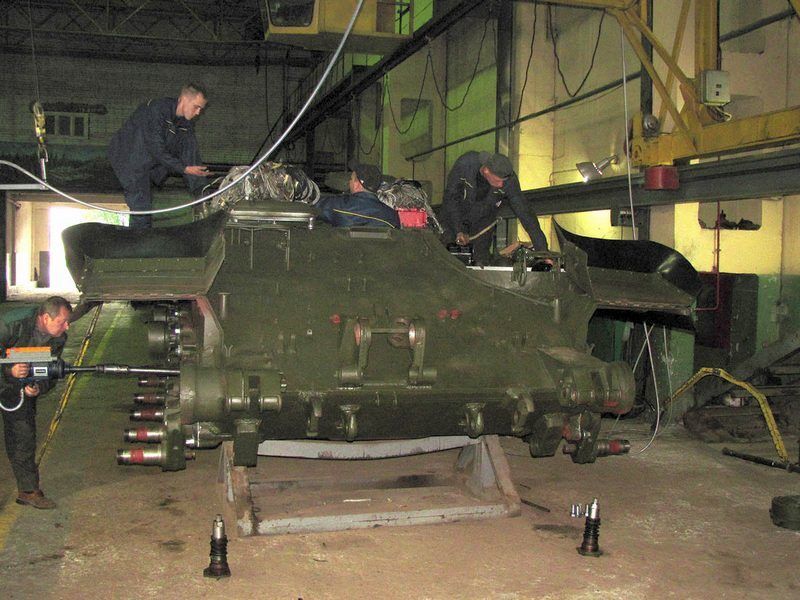 Львовский бронетанковый завод начал производство легких БТР