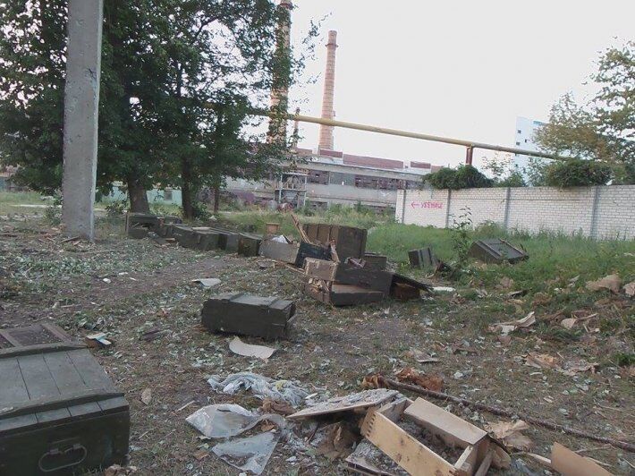 В Лисичанске террористы оставили после себя пять ящиков дешевого аналога виагры