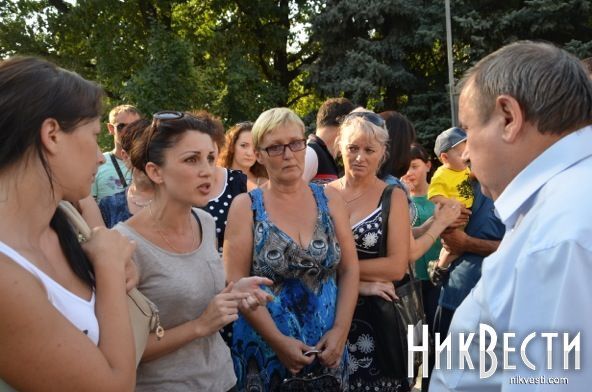  У Миколаєві жінки зажадали повернути десантників 79-ій бригади додому 