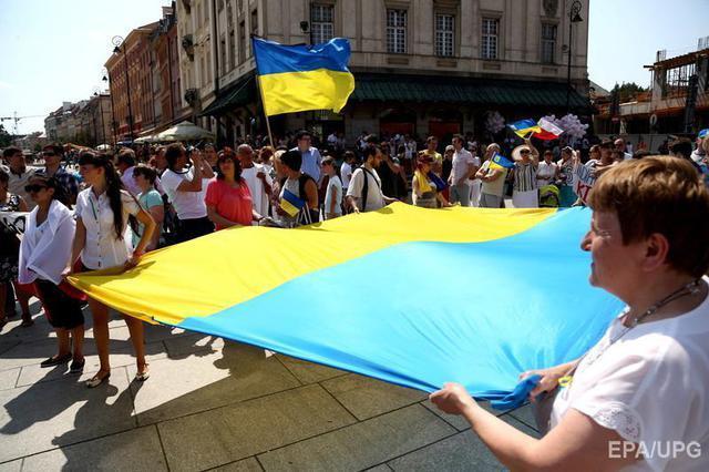 В Варшаве по улицам носили Путина в клетке