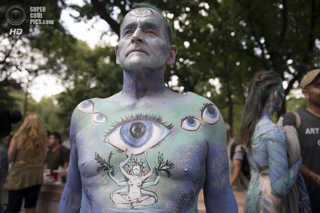 Бодипейнтинг посреди Манхэттена