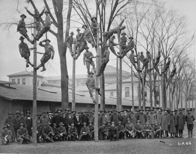 Групповое фото электриков, 1918 г.