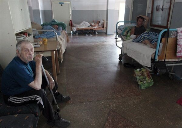 В горлівської лікарні поранених "Градом" довелося розміщувати навіть на підлозі