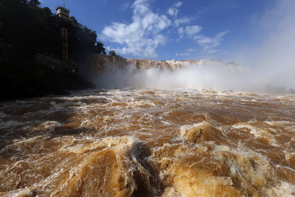 Водоспад Ігуасу збільшив потік в 13 разів