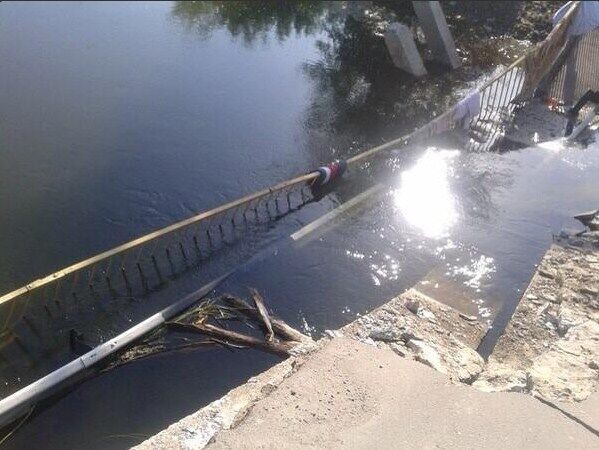 На Луганщине взлетел в воздух мост через Северский Донец