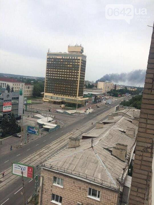 В Луганске вспыхнули пожары и возобновился артобстрел