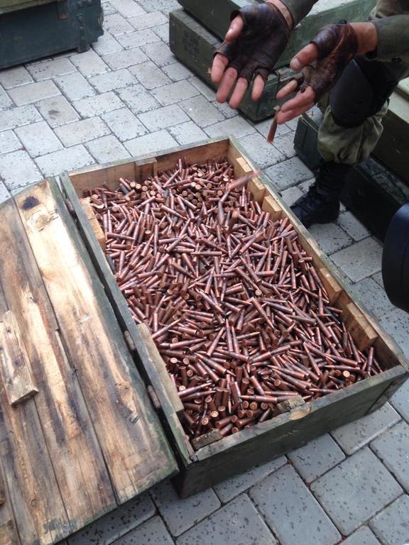 Гвардійці знайшли в церкви арсенал новітньої зброї з РФ
