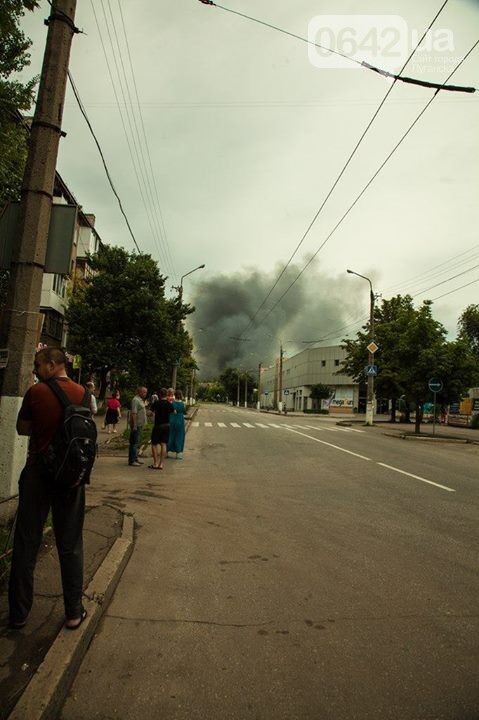 В Луганську спалахнули пожежі і відновився артобстріл