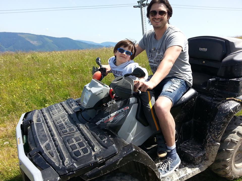 Сергей Притула поделился свежими фотографиями: отдых с сыном и помощь украинской армии
