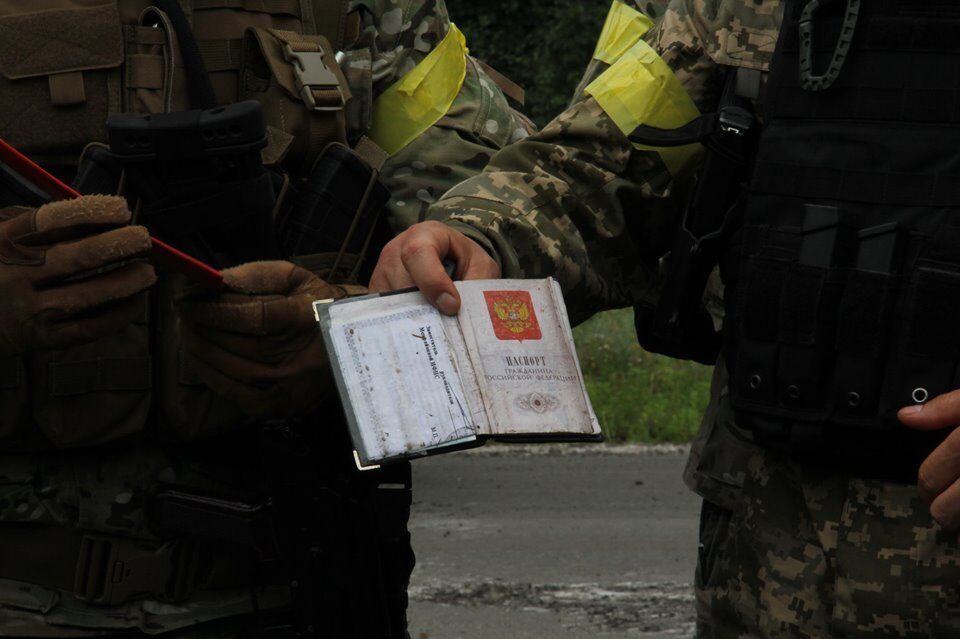 В Славянске местные жители "сдали" силовикам двоих террористов
