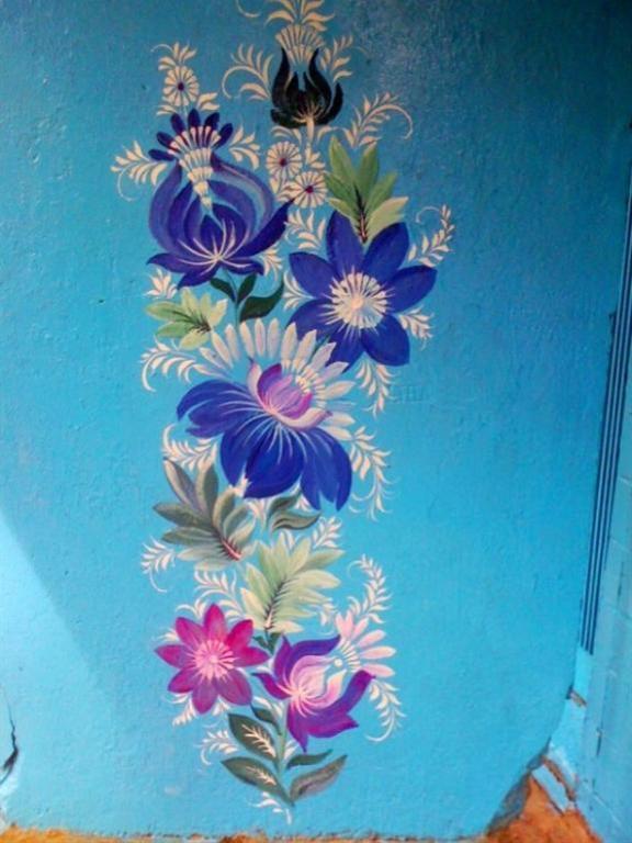 Художница мечтает разрисовать петриковской росписью весь Днепропетровск 