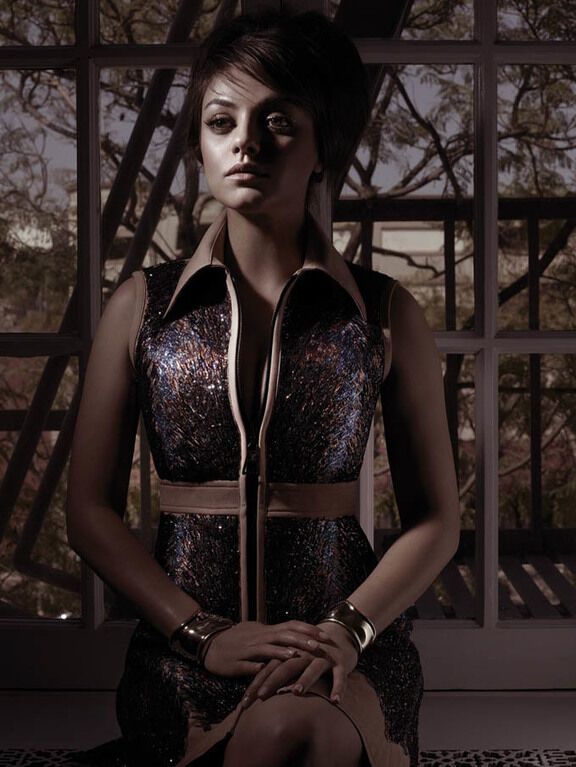 Миле Кунис вырубили свет 