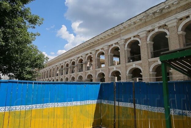 Гостиному двору в Киеве грозит разрушение