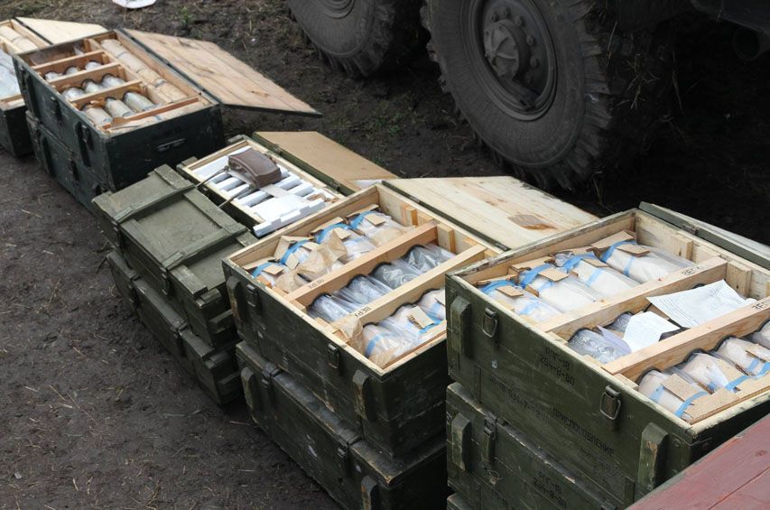Для вивезення покинутих терористами в Слов'янську боєприпасів знадобилися два "Уралу"