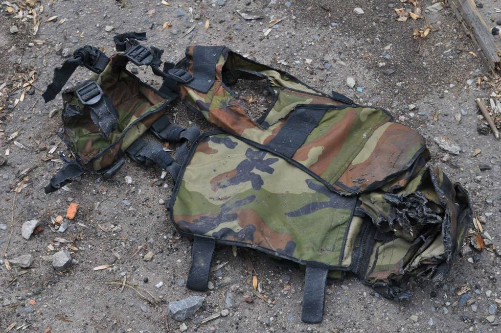 Террористы оставили под Славянском российские аптечки, форму и боеприпасы