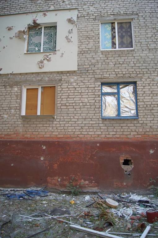 Боевики "ЛНР" снова обстреляли Луганск и пытаются удержать контроль над Донецком